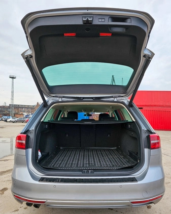 Volkswagen Passat cena 79000 przebieg: 162000, rok produkcji 2018 z Gdańsk małe 277